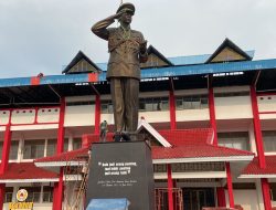 Gagahnya Patung Jenderal Hoegeng di Pekalongan