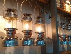 Jalan  Kenangan Bersama Lampu Petromaks