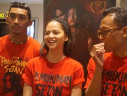Film Pemukiman Setan, Kisah Horor dan Aksi Empat Sahabat yang Terjebak di Rumah Terkutuk