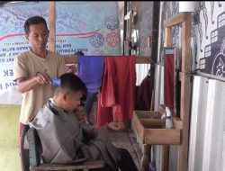 Tukang Potong Rambut Loji Pekalongan Direlokasi ke Kawasan Kuliner Jetayu