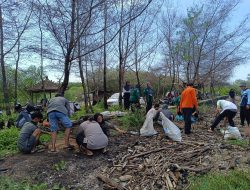 Mahasiswa dan Siswa Sekolah Ijokan Pesisir Jepara