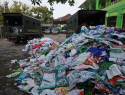 Satpol P3KP Pekalongan Tertibkan Ribuan APK