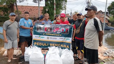 Kospin Jasa Bergerak Cepat Salurkan 1.000 Paket Makanan untuk Korban Banjir Pekalongan